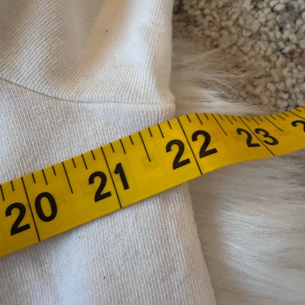Who What Wear Size XL White Sweater/dressy Sweatshirt with Button Detail - Picture 6 of 7